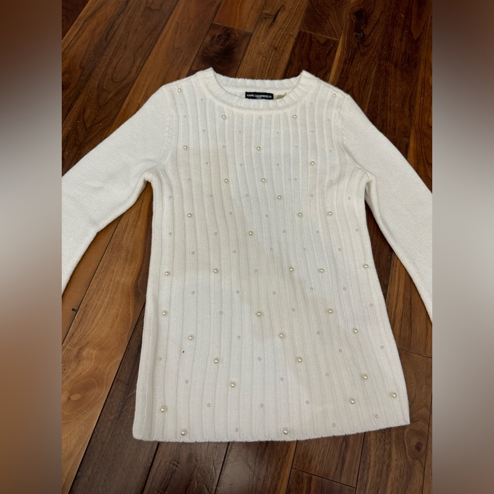 KARL LAGERFELD PARIS Women's Luxe Pearl Mock Neck Sweater
Never worn